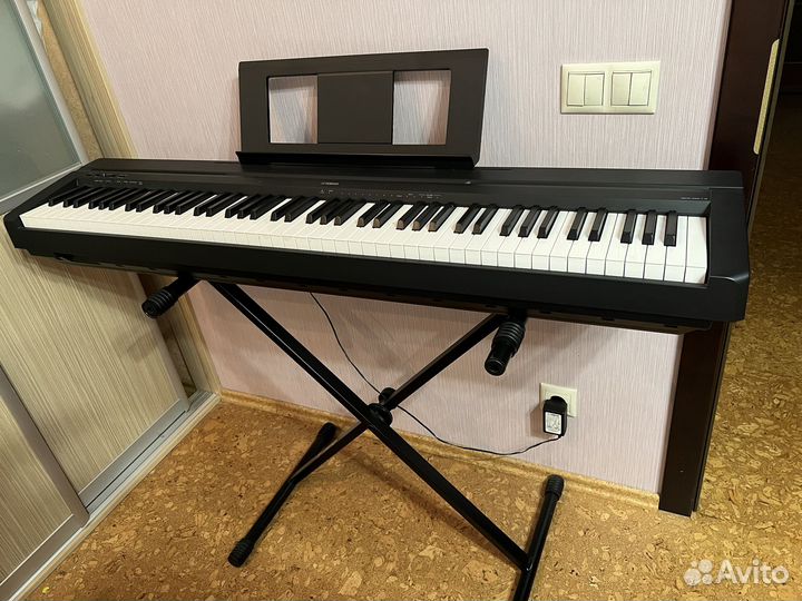 Цифровое пианино yamaha p45b + стойка + педаль