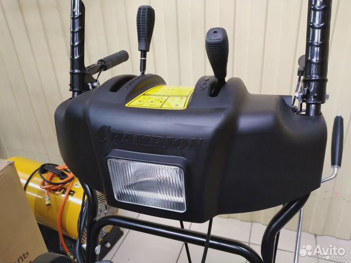 Снегоуборщик Champion ST 1170