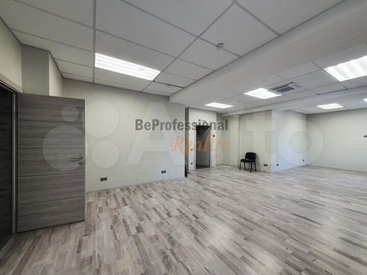 Офис 130 кв. м. 3 этаж + 2 м/м бесплатно