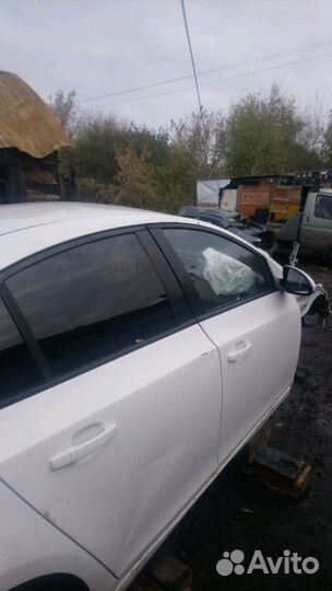 Стекла Шевроле Круз Седан