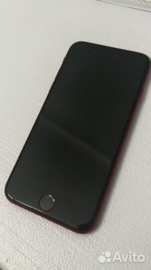 iPhone SE, 64 ГБ