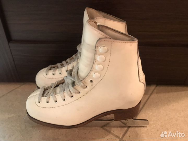 Коньки фигурные