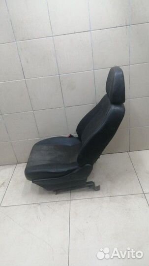 Сиденье переднее левое Chevrolet Niva