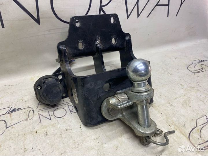 Прицепное устройство (фаркоп) Toyota Hilux 2021