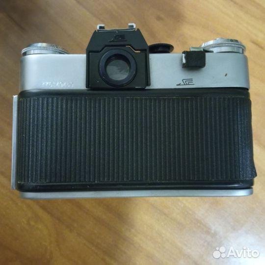 Зеркальный фотоаппарат зенит E