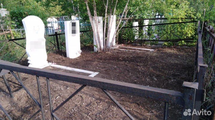 Уборка могил, покраска ограды