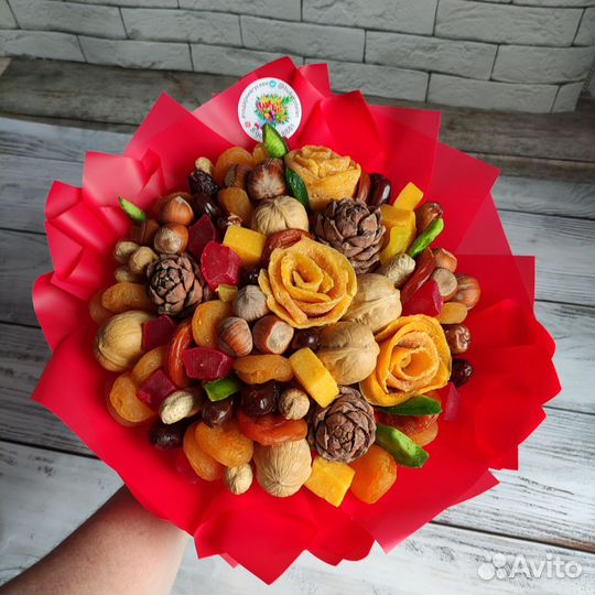 Съедобный букет из сухофруктов