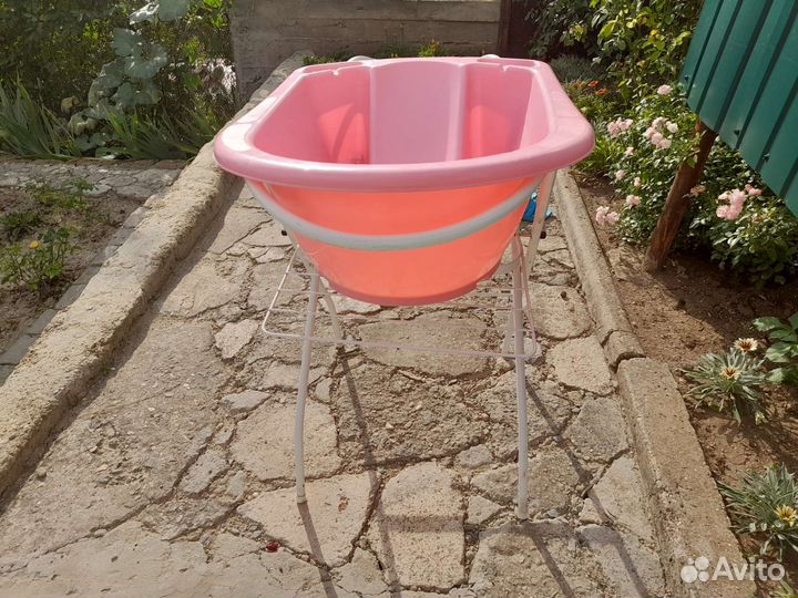 Ванночка детская на подставке