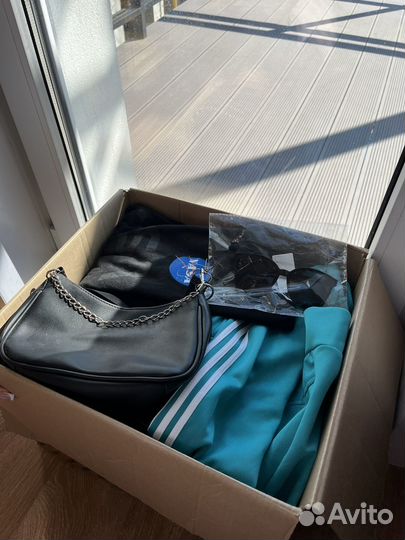 Коробка женских вещей размер s
