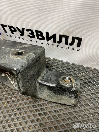 Крепление бампера переднего правое Renault T