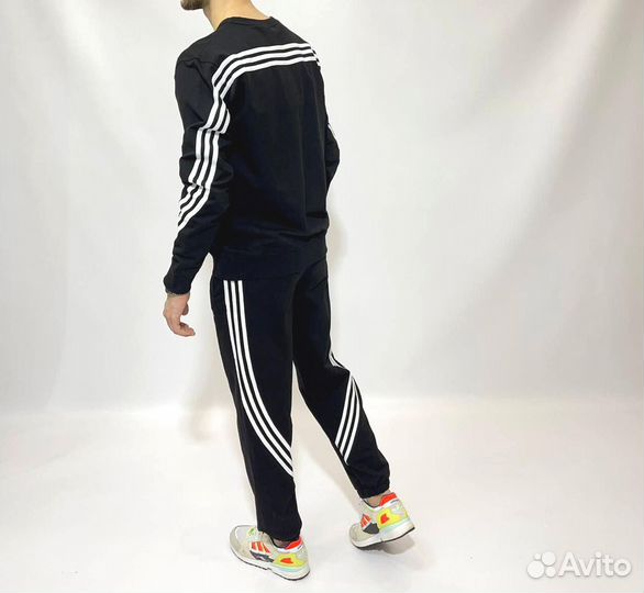 Спортивные костюмы Adidas