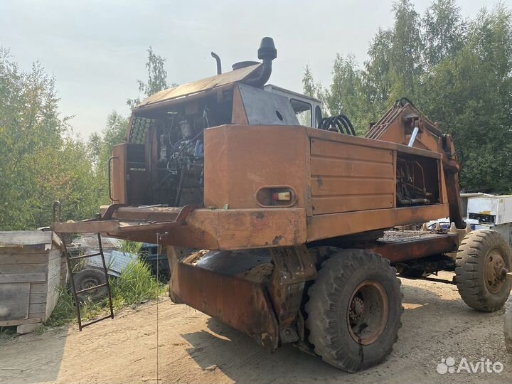 Экскаватор