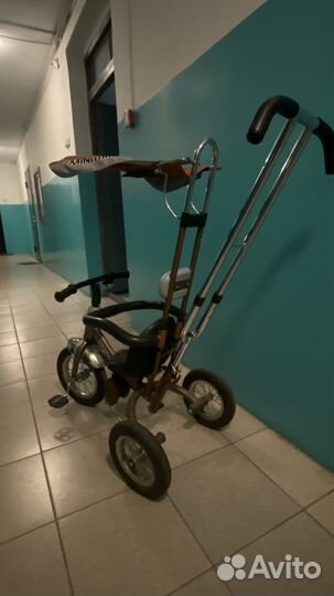 Трехколесный велосипед с ручкой