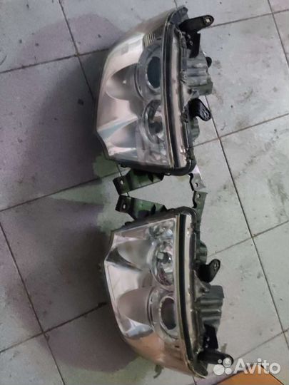 Фары на mitsubishi pajero sport 2