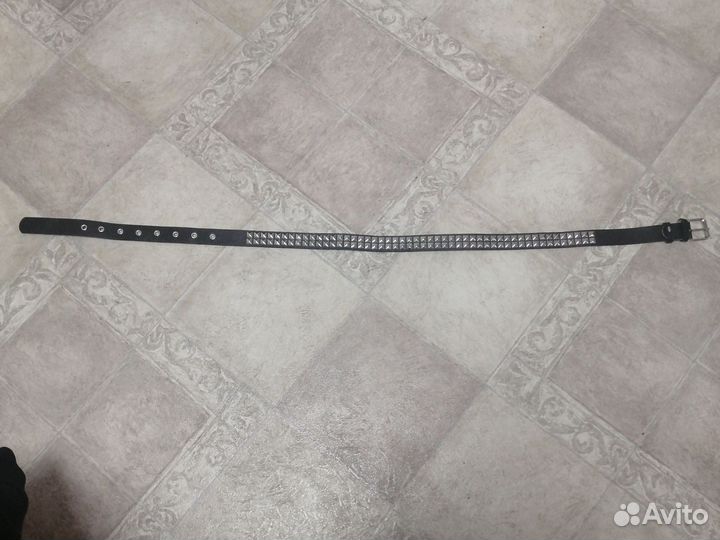 Ремень в заклепках