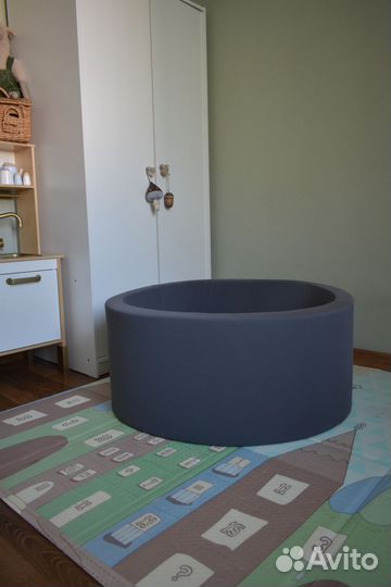 Сухой бассейн с шариками