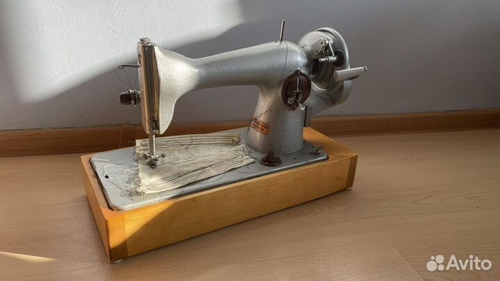 Швейная машинка Подольск 2м
