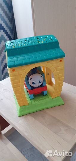 Развивающие игрушки. Паровозик Томас