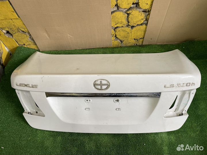 Крышка багажника Lexus LS600hl