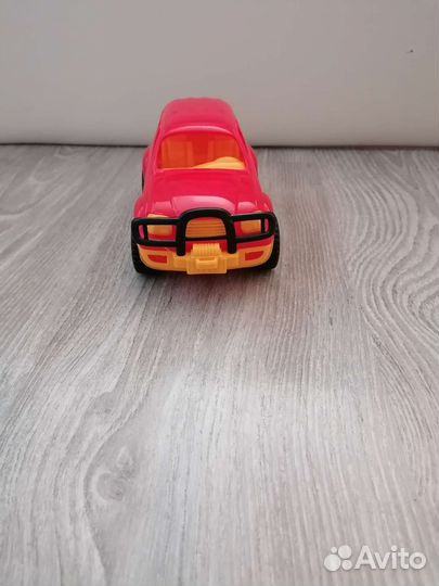 Игрушки :машина и грузовик