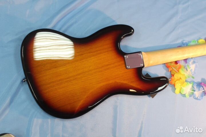 Бас гитара Homage Новая