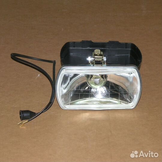 Фара противотуманная прожектор