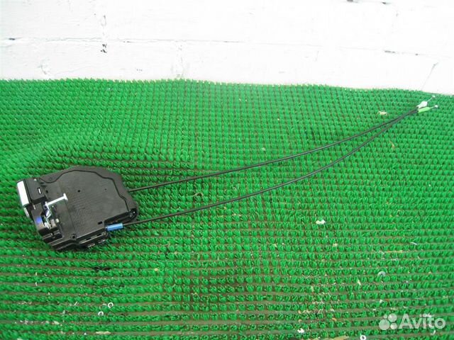 Замок двери задней правой Toyota Verso R2 2015