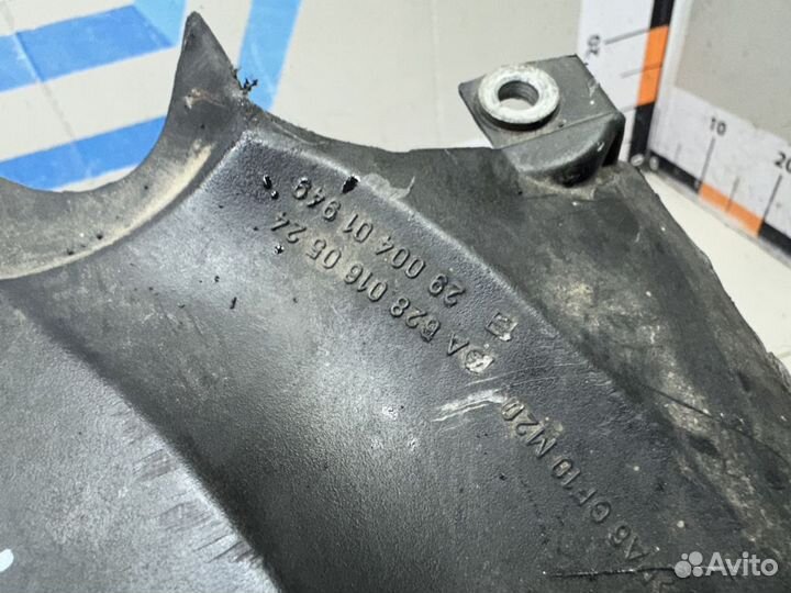 Накладка моторного отсека