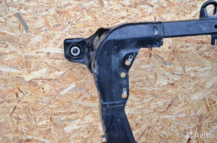 Подрамник задний Land Rover Range Rover Evoque