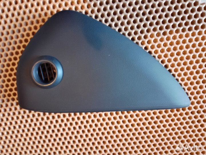 Накладка на торпедо левая Audi A8 D4 long 4.2 cdra