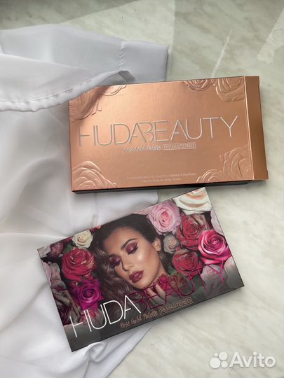 Палетка теней Huda Beauty Rose Gold