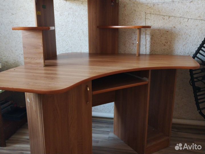 Компьютерный стол