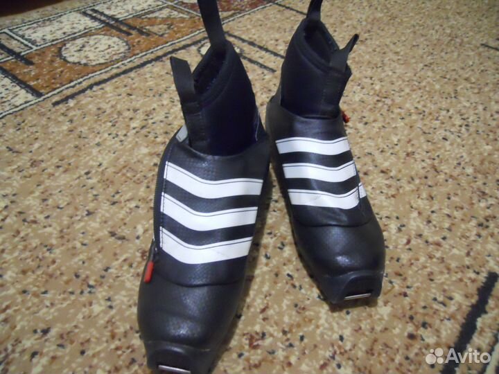 Ботинки лыжные