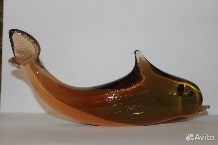 Статуэтка дельфин