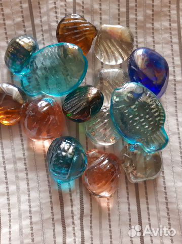 Стеклянные декоративные камушки