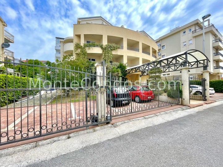 Гостиница 1300 м² (Черногория)