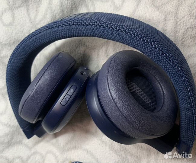 Беспроводные наушники Jbl live 400BT