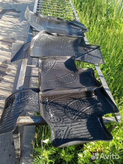 Автомобильные коврики резиновые бу