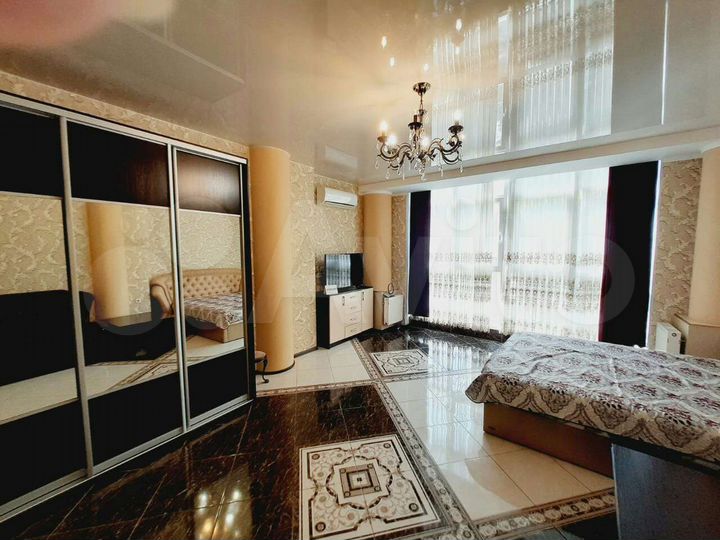 3-к. квартира, 100 м², 2/7 эт.