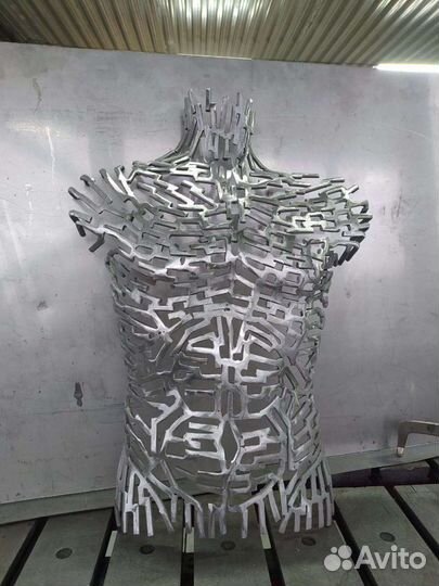 Скульптура из металла