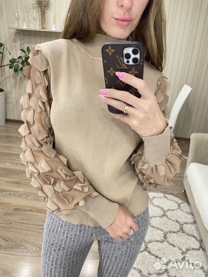 Кофта с шифоновыми рукавами 44/46