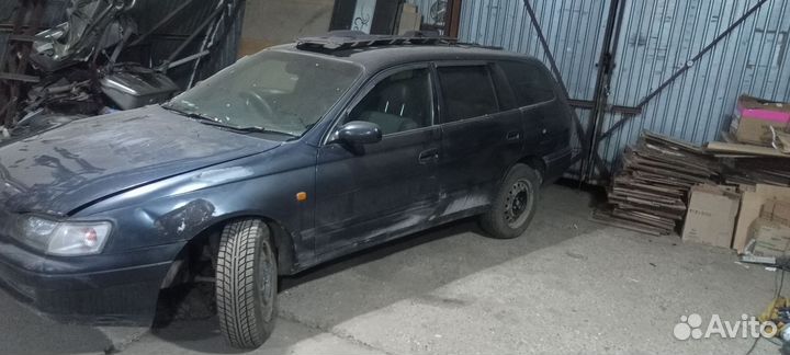 Двери на Тойота Карина - caldina