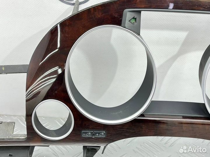 Накладка панели приборов Audi A8 D3