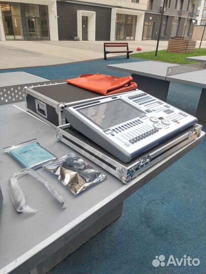 Avolites tiger touch консоль световая