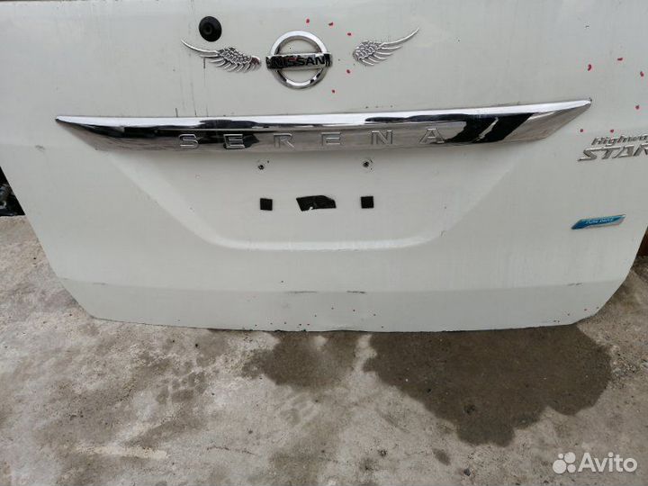 Дверь багажника Nissan Serena C26