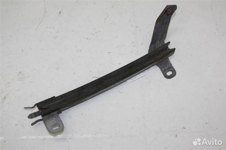 Направляющая стекла двери передней правой Nissan