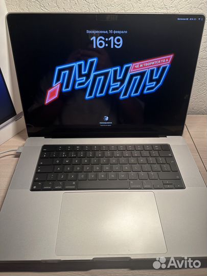 Apple macbook 16 M1pro 16/512Gb