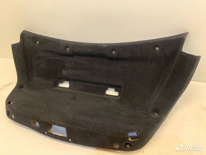 Обшивка крышки багажника правая Mercedes-Benz