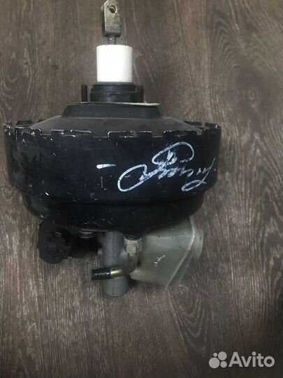 Вакуумный усилитель тормозов передний