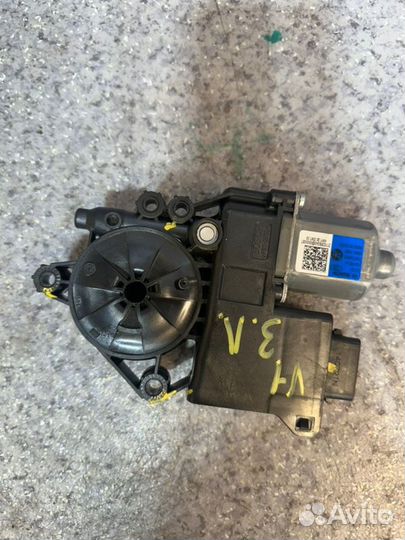 Моторчик стеклоподъёмника задний левый Genesis G90